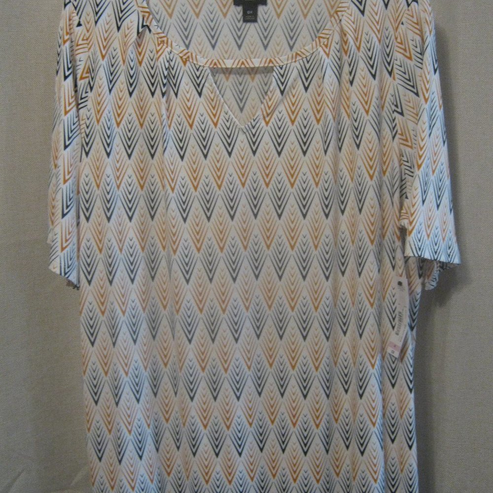 Short-sleeve blouse..NEW!